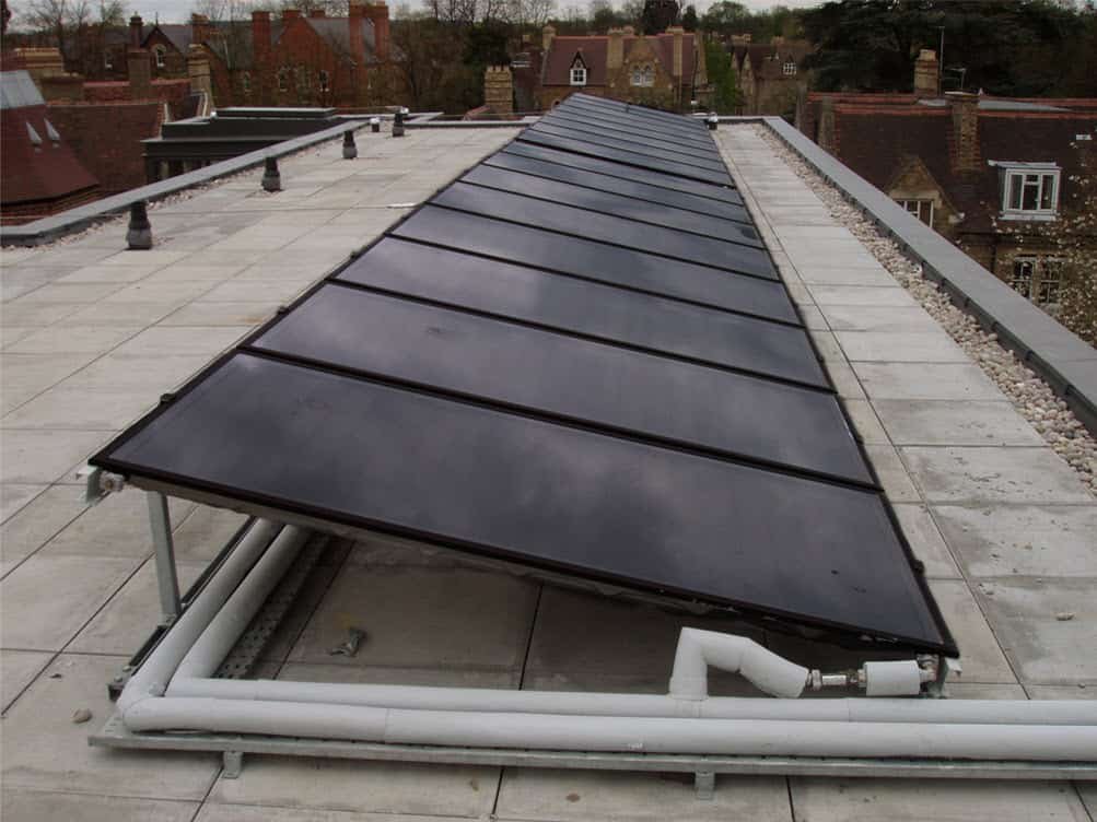 Low roof profile solar water heating at Oxford University